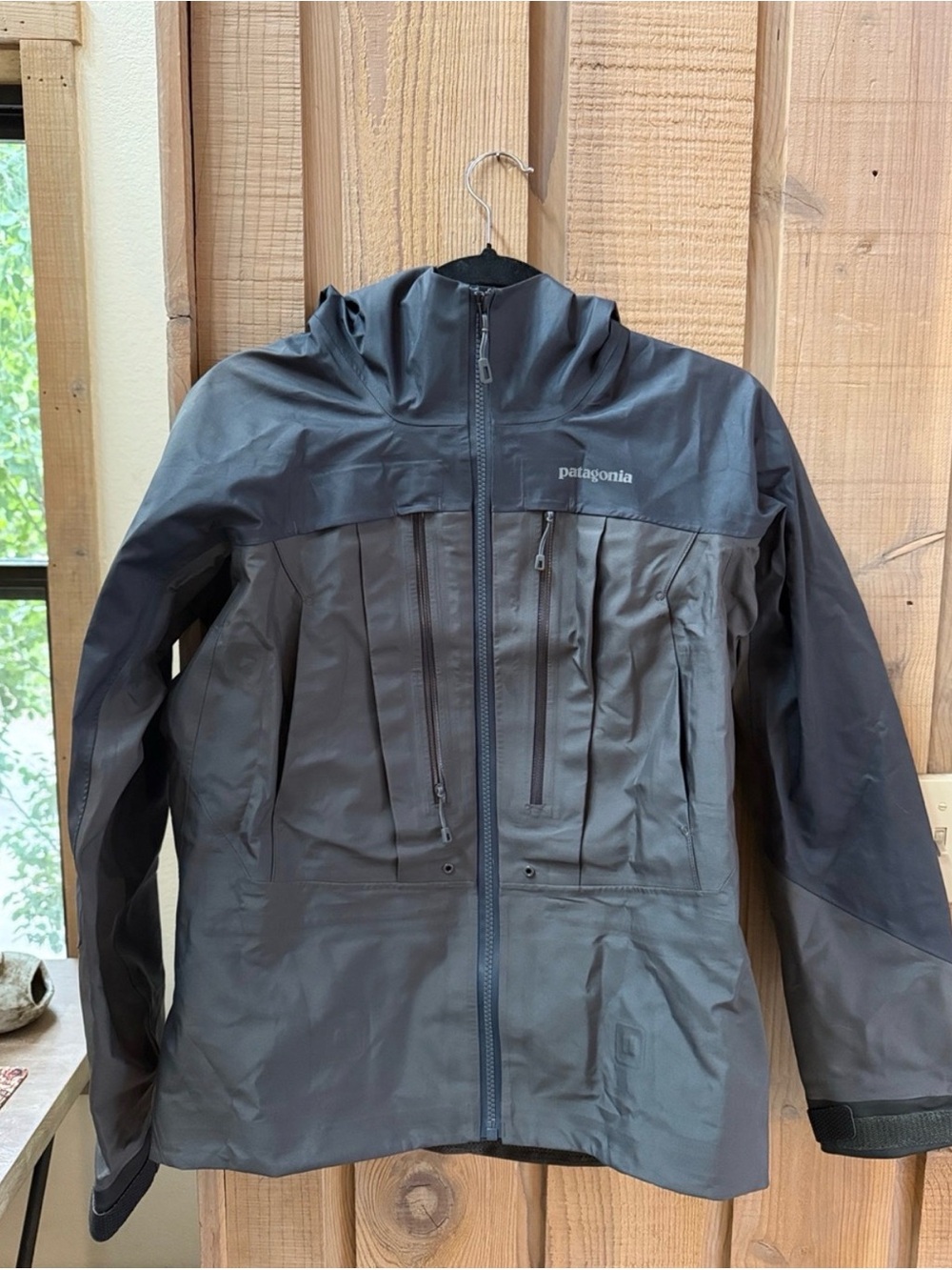 Patagonia Women's Dark Gray and black Shell